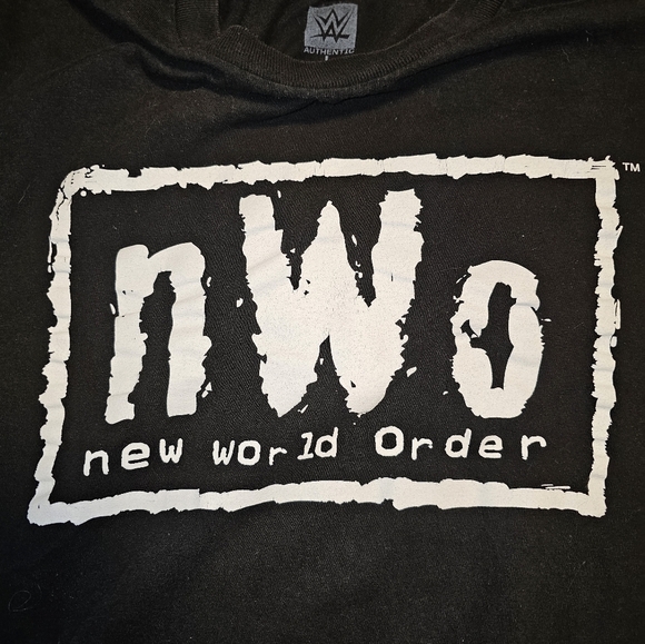 NWO - NEW WORLD ORDER WRESTLING LOGO SHORT SLEEVE T-SHIRT L Large WWE Authentic - Picture 9 of 9